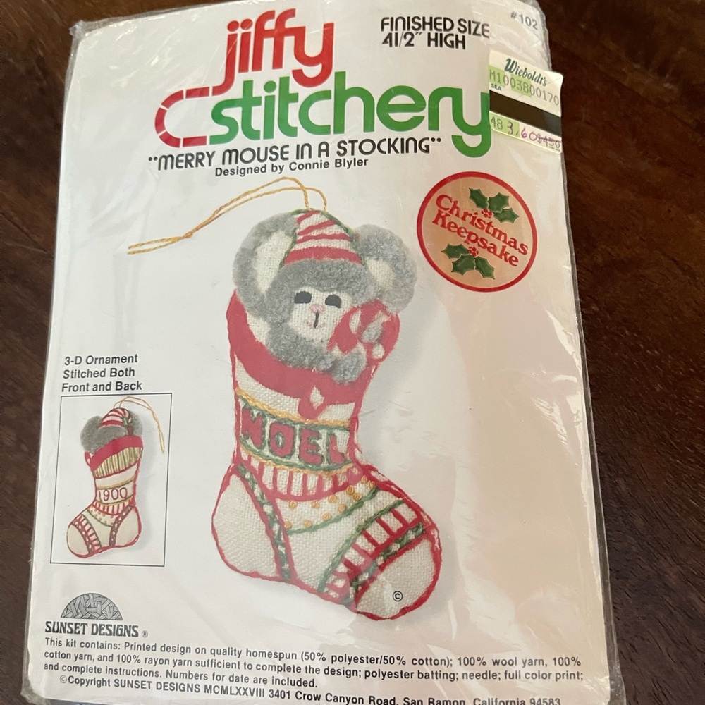 Jiffy Stitchery Merry Mouse Kit